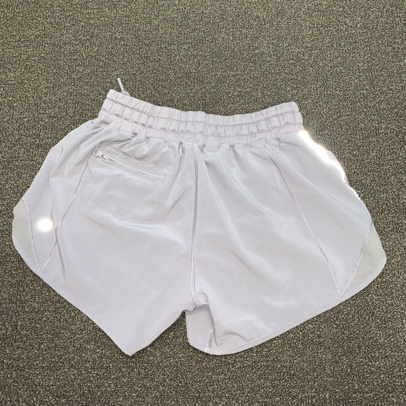 LULULEMON hotty hot shorts 4inch - Picture 2 of 4